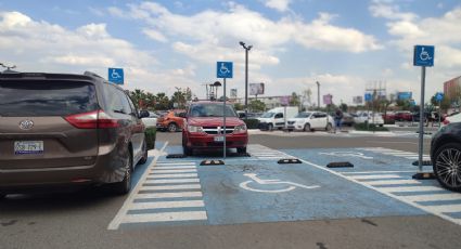 ¿Te estacionas en los lugares para personas con discapacidad? En estas 5 plazas de León te pueden multar