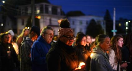 Familiares de víctimas de tiroteo masivo en Maine testifican entre lágrimas