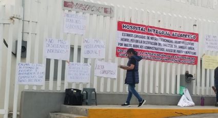Protestan en Hospital Integral de Atlapexco, acusan abusos laborales