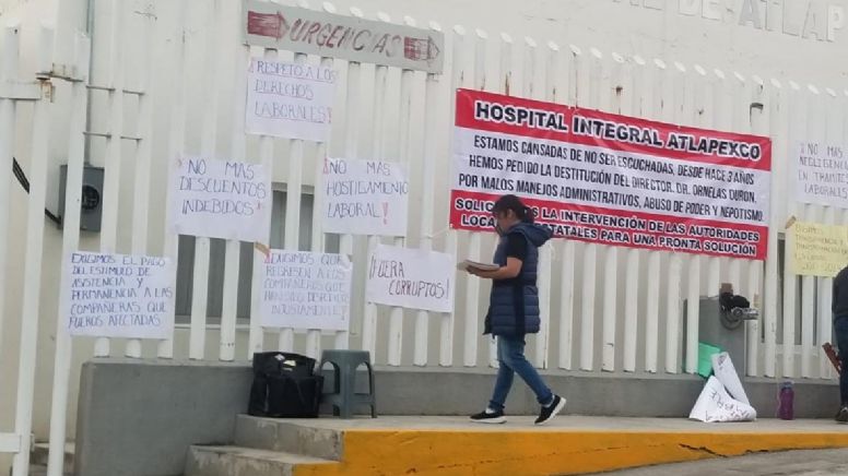 Protestan en Hospital Integral de Atlapexco, acusan abusos laborales