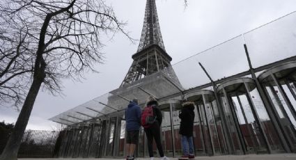 Reabren la Torre Eiffel a los turistas después de seis días de estar cerrada por huelga sindical