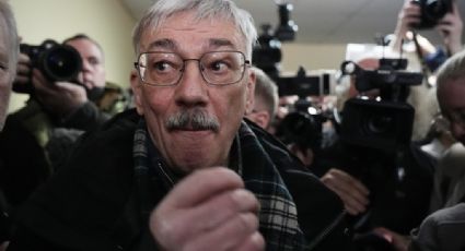 Corte rusa condena a 30 meses a colíder del grupo de derechos por criticar la guerra en Ucrania