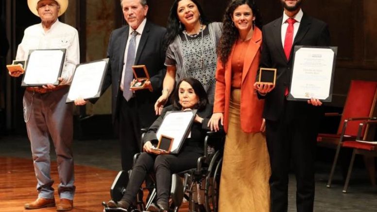 Reconocen trayectorias en Premios Nacionales de Artes y Literatura 2023