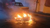 Accidente en Uriangato: ‘Biker’ choca con auto estacionado y fuego la consume en minutos
