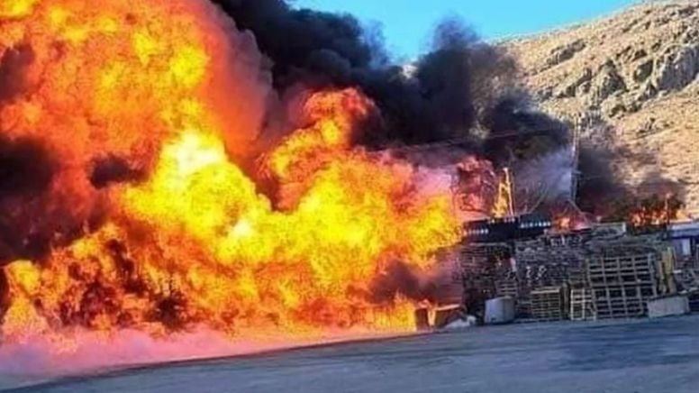 Explota bodega de huachicol que surtía combustible a transportistas, en la San Luis Potosí-Querétaro