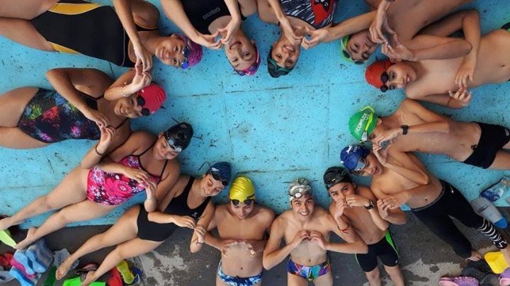 La natación supera al futbol como el deporte con más niños inscritos en León