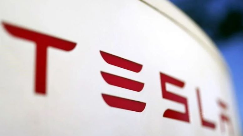 Tesla estaría preparando nueva ronda de despidos; quieren solo a empleados 'vitales' por baja venta