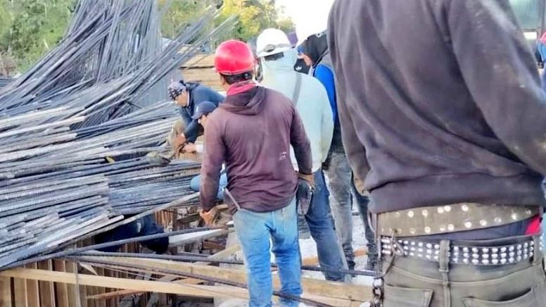 Se desploma estructura del Tren Maya y quedan atrapados dos trabajadores