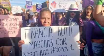 8M en León: “Ni una asesinada más”, se solidarizan mujeres adultas y participan en marcha