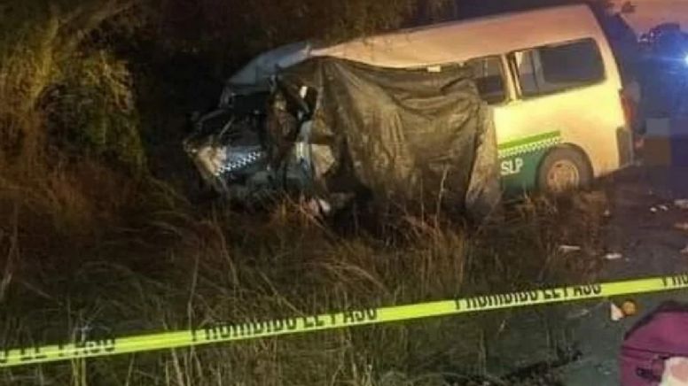 Tragedia en carretera: mueren 9 en choque frontal entre camión de carga y camioneta de pasajeros
