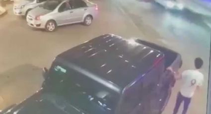 Captan en video cómo en 30 segundos cristalean camioneta en Irapuato