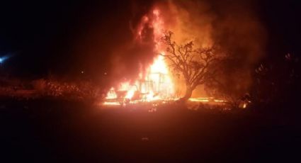 Hallan camionetas incendiadas junto a toma clandestina en Nopala