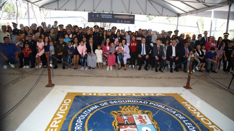 Estrena León 23 policías, terminan formación en Academia Metropolitana de Seguridad Pública