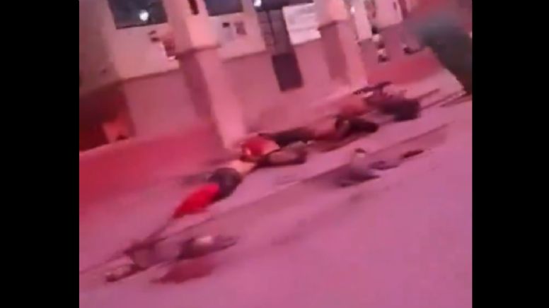 Tiran 5 cuerpos en la puerta de Presidencia Municiapl de Cárdenas; peatones ven macabra escena