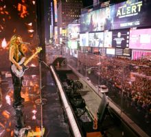 Shakira sorprende con un concierto gratuito en Time Square en Nueva York