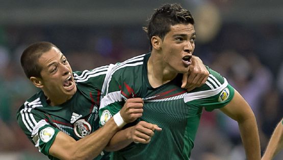 Jiménez revela que ‘Chicharito’ le dio un puñetazo en la cara… en la celebración del gol ante Panamá