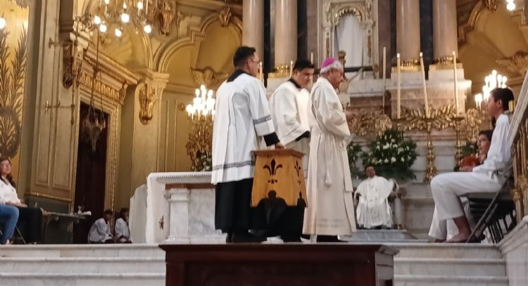'Hacen falta servidores en la sociedad, no promesas que no se van a cumplir": Arzobispo de León