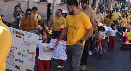 Marchan por la paz niños de preescolar en Moroleón