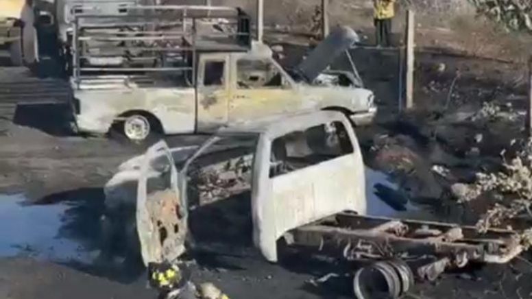 Se queman 6 vehículos en pensión municipal de Guanajuato Capital; el incendio fue provocado