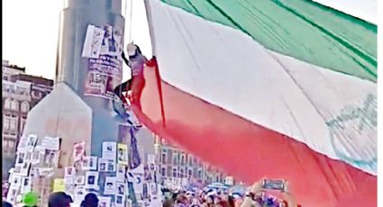 8M:Desbordan miles de mujeres las calles y plantan bandera en el zócalo