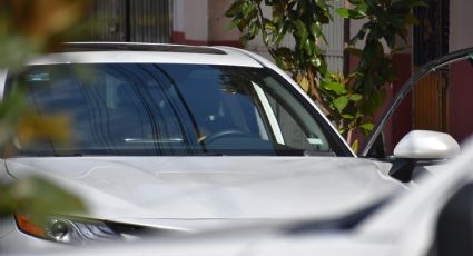 Asesinan a mujer a bordo de su auto en Moroleón; investigan si fue ataque directo o asalto