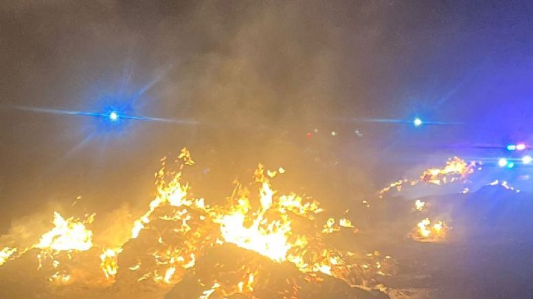 Consume fuego camión sobre autopista México-Tuxpan, esta noche