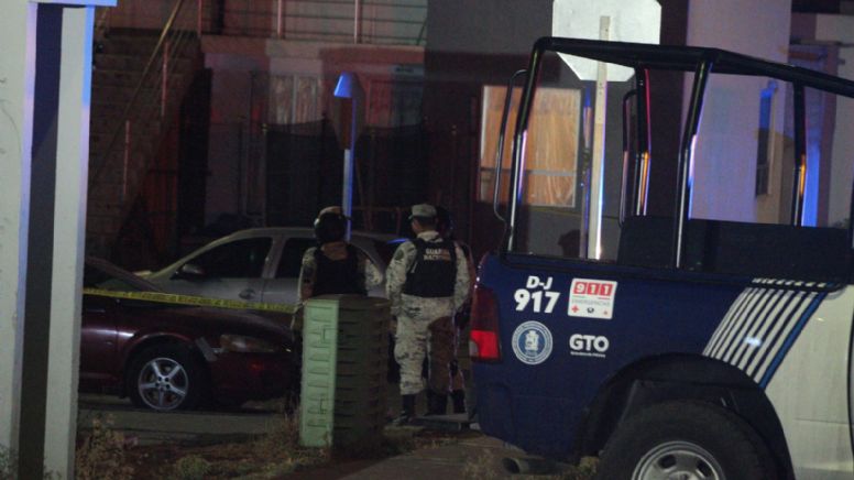 Bajaba herramienta de una camioneta, llegan hombres armados y lo asesinan, en León