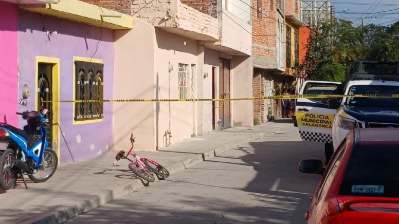 Triple asesinato en Salamanca: Sicarios entran a casa y ejecutan a una mujer y dos hombres, frente a jardín de niños