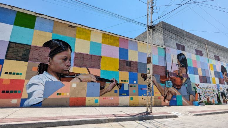 Plasman a niños músicos en mural comunitario de la colonia León II