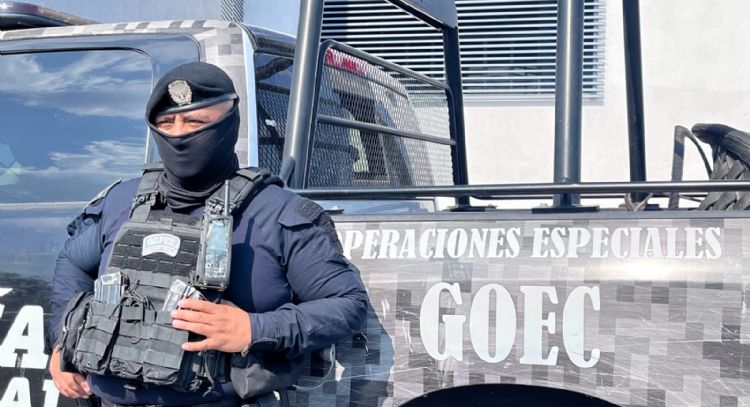 Salvador, policía de Celaya, hace honor a su nombre; así rescató a mujer de puente