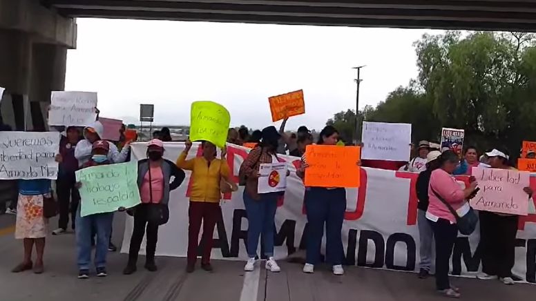 Cierran Arco Norte en Atitalaquia, exigen liberar a exalcalde de Progreso