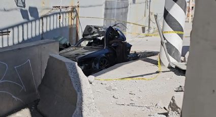 Accidente en León: Conductor viajaba a exceso de velocidad y muere al impactar su auto contra muro en la León-Silao