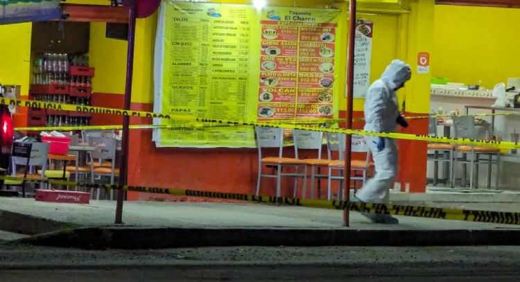 Asesinan a policía de Celaya mientras cenaba en taquería