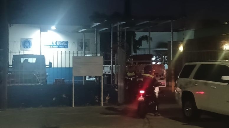 Atacan con bomba molotov la Estación de Tránsito en Celaya, reportan daños en patrullas