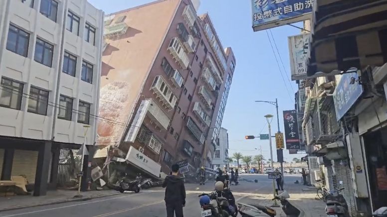 Mueren al menos 9 personas en el peor sismo en Taiwán en casi 25 años