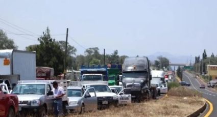 Vuelca colectiva en la carretera México-Pachuca