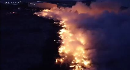 Arde basurero municipal de Apaseo el Grande; el fuego ha consumido gran parte de él
