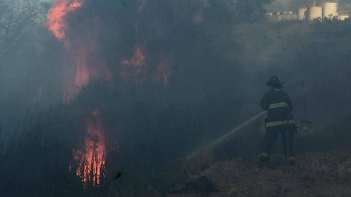 Aumentan incendios en Salamanca y Gobierno 'guarda' más de año y medio una motobomba donada por Pemex