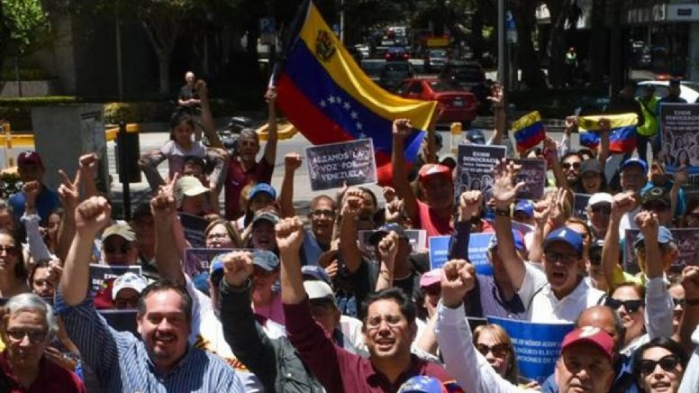 Reclaman venezolanos en México su derecho a participar en las elecciones de su país