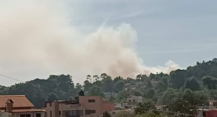 Reportan vecinos incendio en Metztitlán