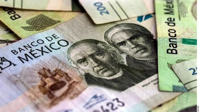 Peso mexicano rompe nivel técnico; baja de los $16.40 por dólar