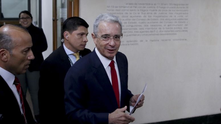 Fiscalía colombiana llama a juicio al expresidente Álvaro Uribe por presunto soborno a testigos