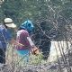 Expanden búsqueda de más restos humanos alrededor de fosa clandestina hallada en Abasolo