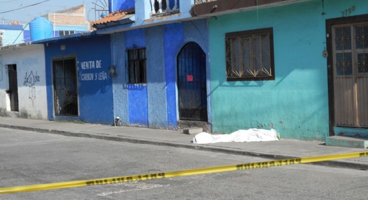 Muerte frente a parroquia en Irapuato; se desvanece 'El Campa' y ya no respondió a vecinos