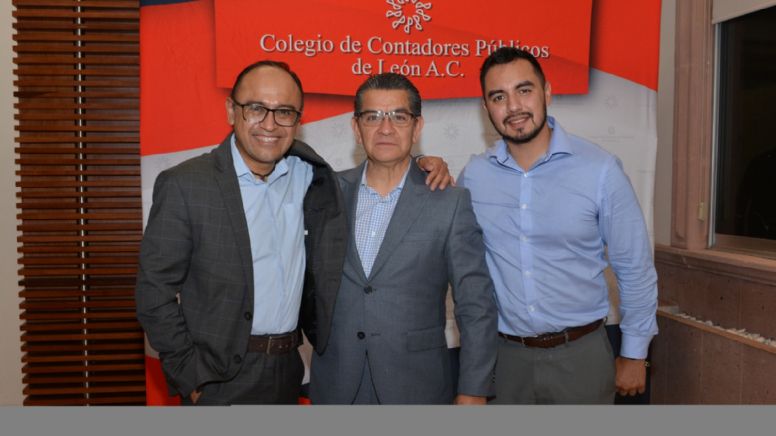 Contadores de León acuden al diplomado 'El ABC de Derecho Empresarial 2024'