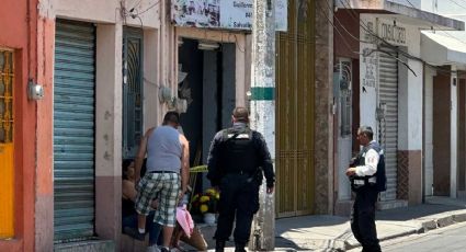 Mujer se desvanece al recibir tres disparos en florería del centro de Salvatierra