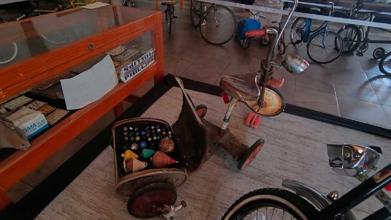 Rodada por el tiempo: Exponen bicis, triciclos y carritos en Presidencia Municipal de  Moroleón