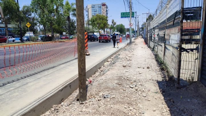 Obras en bulevar López Mateos ponen en jaque a peatones y ciclistas; apenas van al 10 %