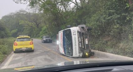 Vuelca ambulancia de Orizatlán en San Luis Potosí
