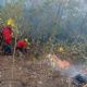 Persiste incendio en Tenango de Doria, buscan impedir que alcance casas